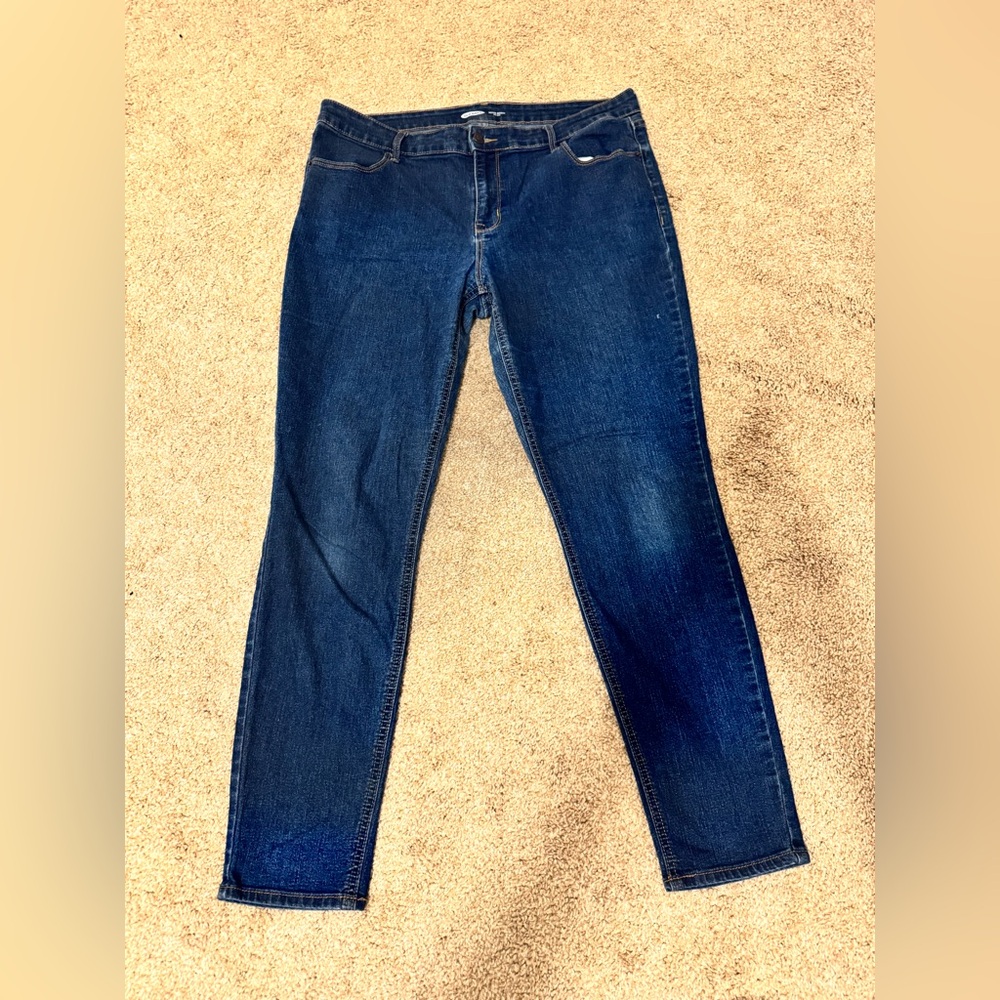 Old Navy Women’s Mid Rise Super Skinny Denim Jeans Size 16